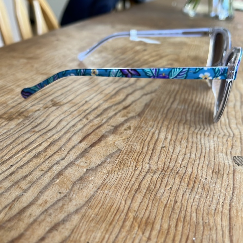 NWT Vera Bradley Ariel Sunglasses - Picture 4 of 6
